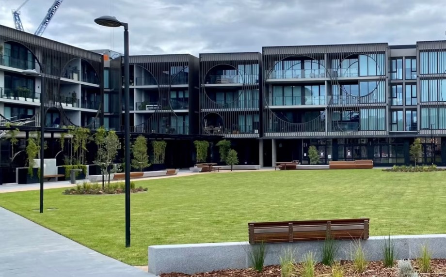 benefits of hiring a hotel management company