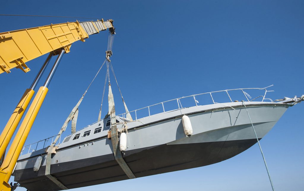how much weight can a mobile crane lift?